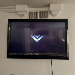 Vizio 37 Inch TV