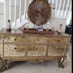 One od a kind mirrored dresser-excellent condition with deep bottom drawers