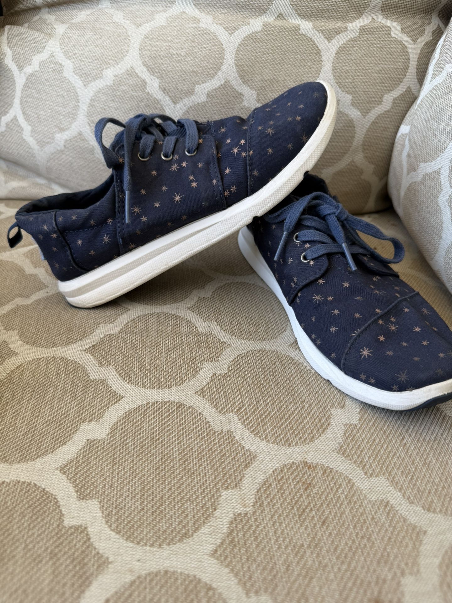 Toms Shoes