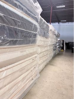 Outlet SALE 💥 King mattress good brands stating from $289 and UP💥