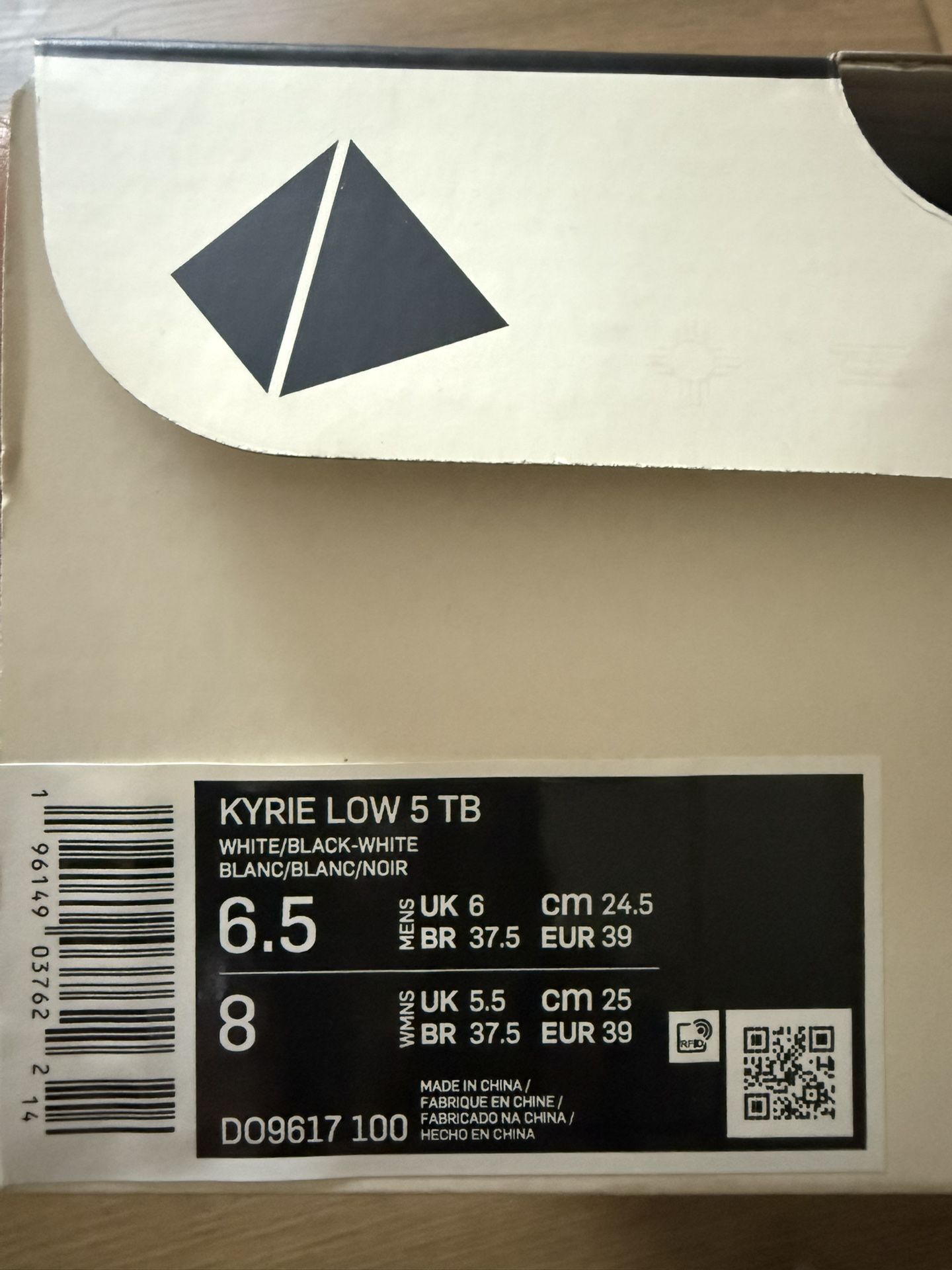 Brand New Nike Kyrie Low 5 TB in White/Black-White