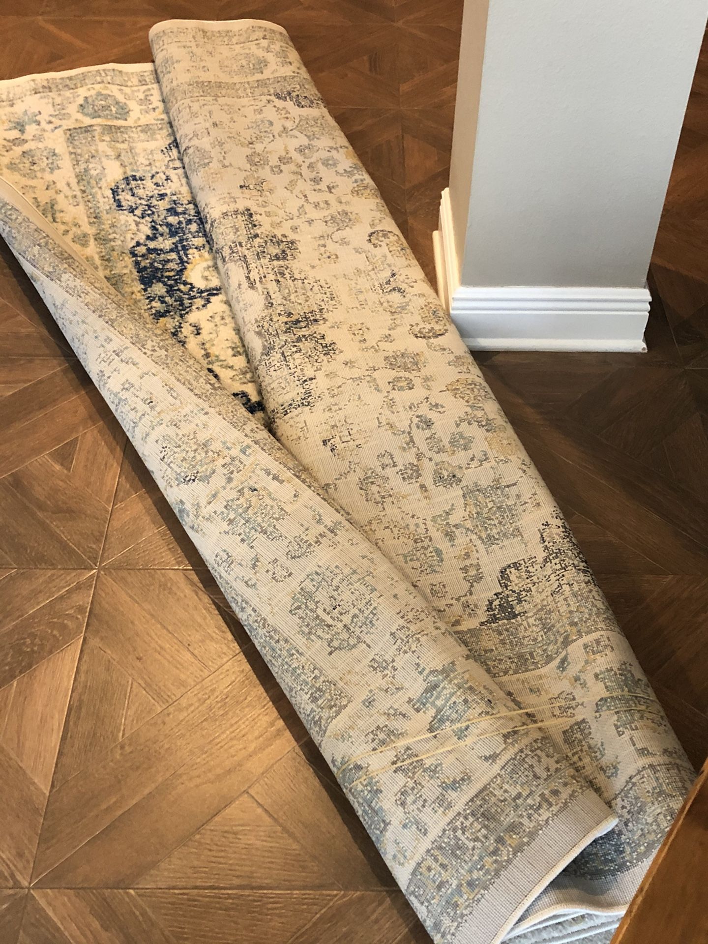 Brand new Wayfair area rug 8 x10 for Sale in Wesley Chapel, FL OfferUp