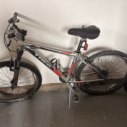 Trek Mountain Bike 