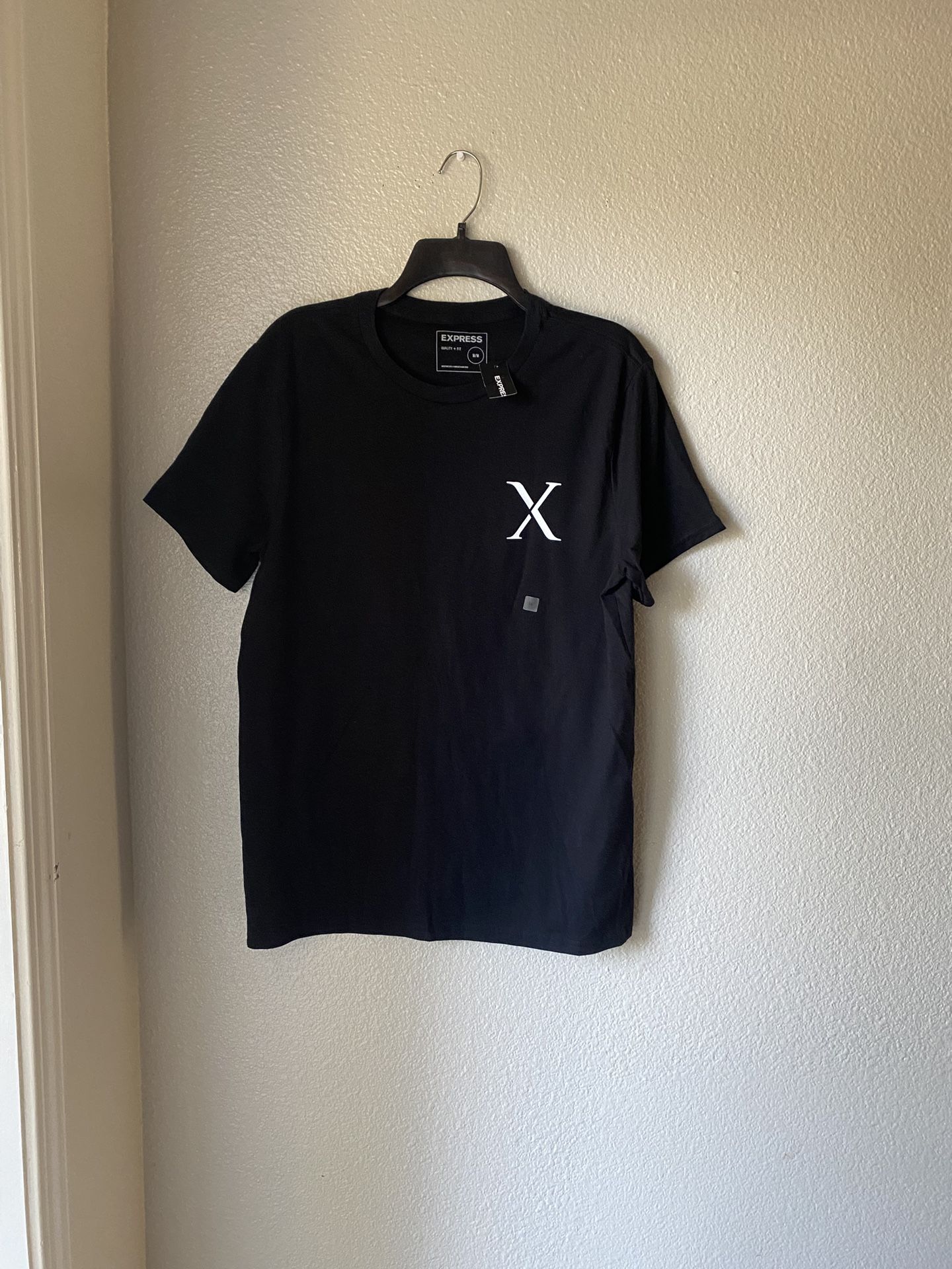 Brand New Men’s Express brand Black Tee Shirt Up For Sale