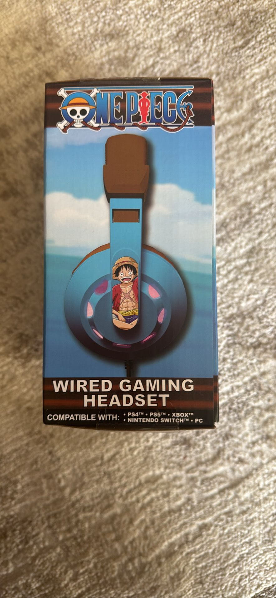 Wired gaming headphones