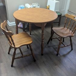 Small Table w/ 2 Chairs