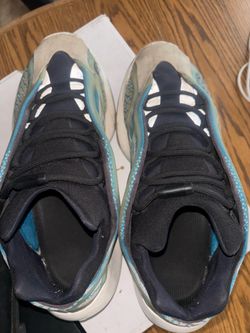 Yeezy 700s size 9 $20