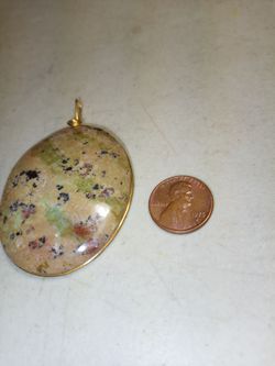 Stone wire wrapped pendant