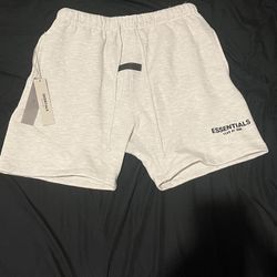 Essentials Shorts 