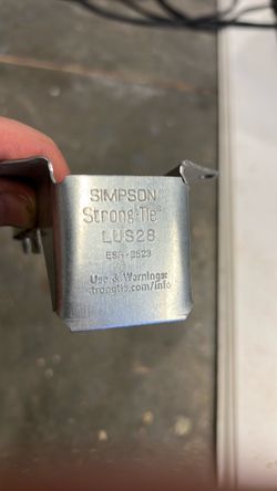 Simpson Strong-Tie LUS28 Joist Hanger