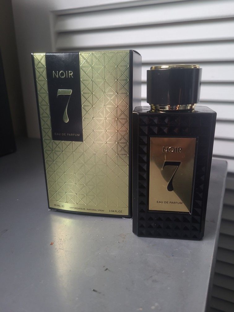 Noir 7