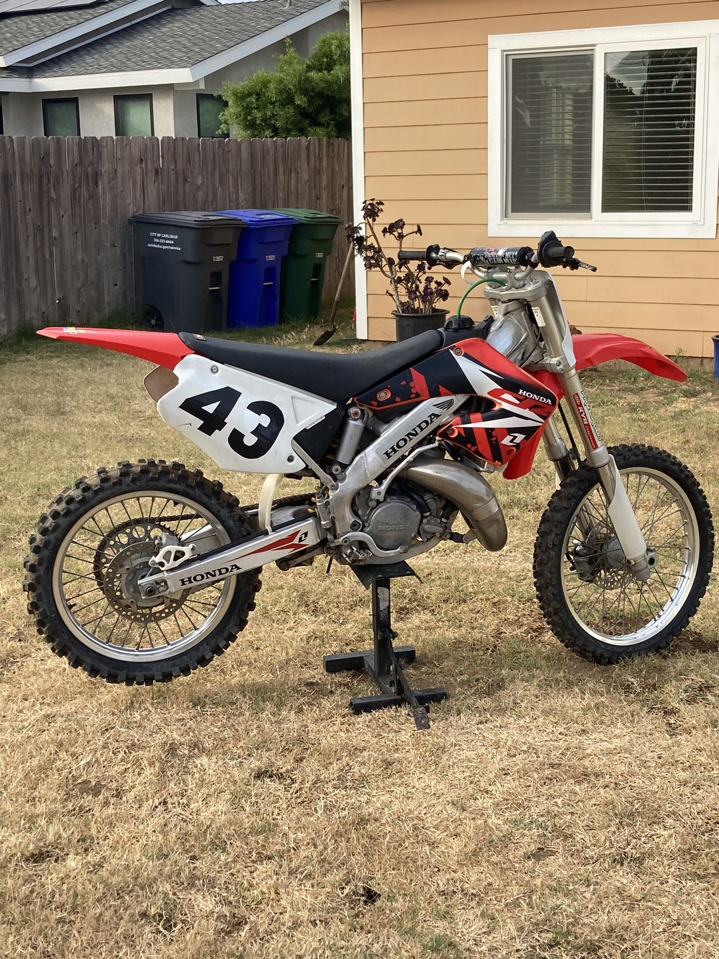 2001 CR125