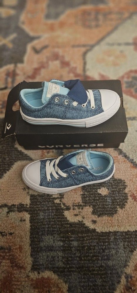 New Converse Girls Fashion Sneakers Size 12c A20