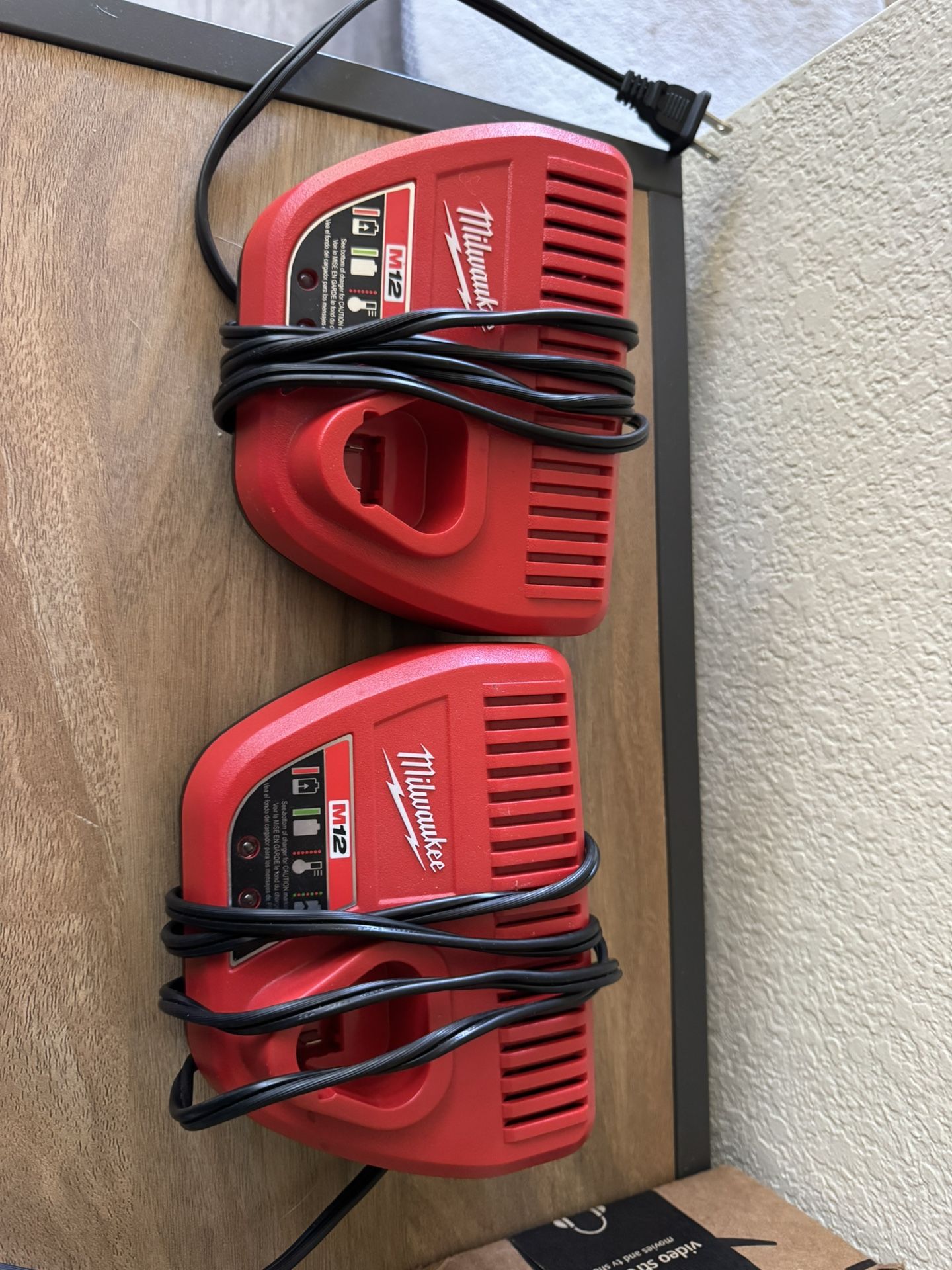 Milwaukee 12v Charger