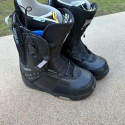 Burton Mint Snowboard Boots. Women’s Size 7. Ladies
