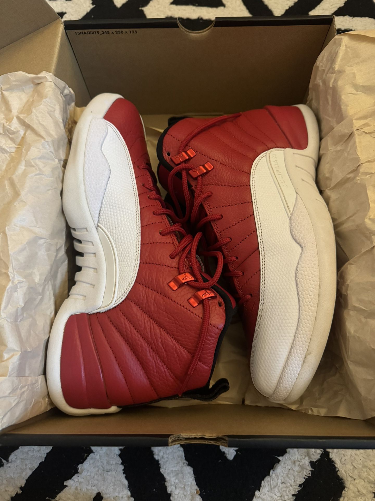 Jordan 12 Gym Red  Size 8.5