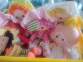 Variety 6 Strawberry Shortcake dolls."1980