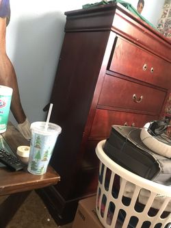 Dresser and futon for sale 100 for the both have to come pick up