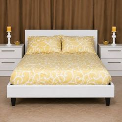 QUEEN SIZE BED AND TWO NIGHTSTANDS  ( MATTRESS NOT INCLUDED) 🆕️ 