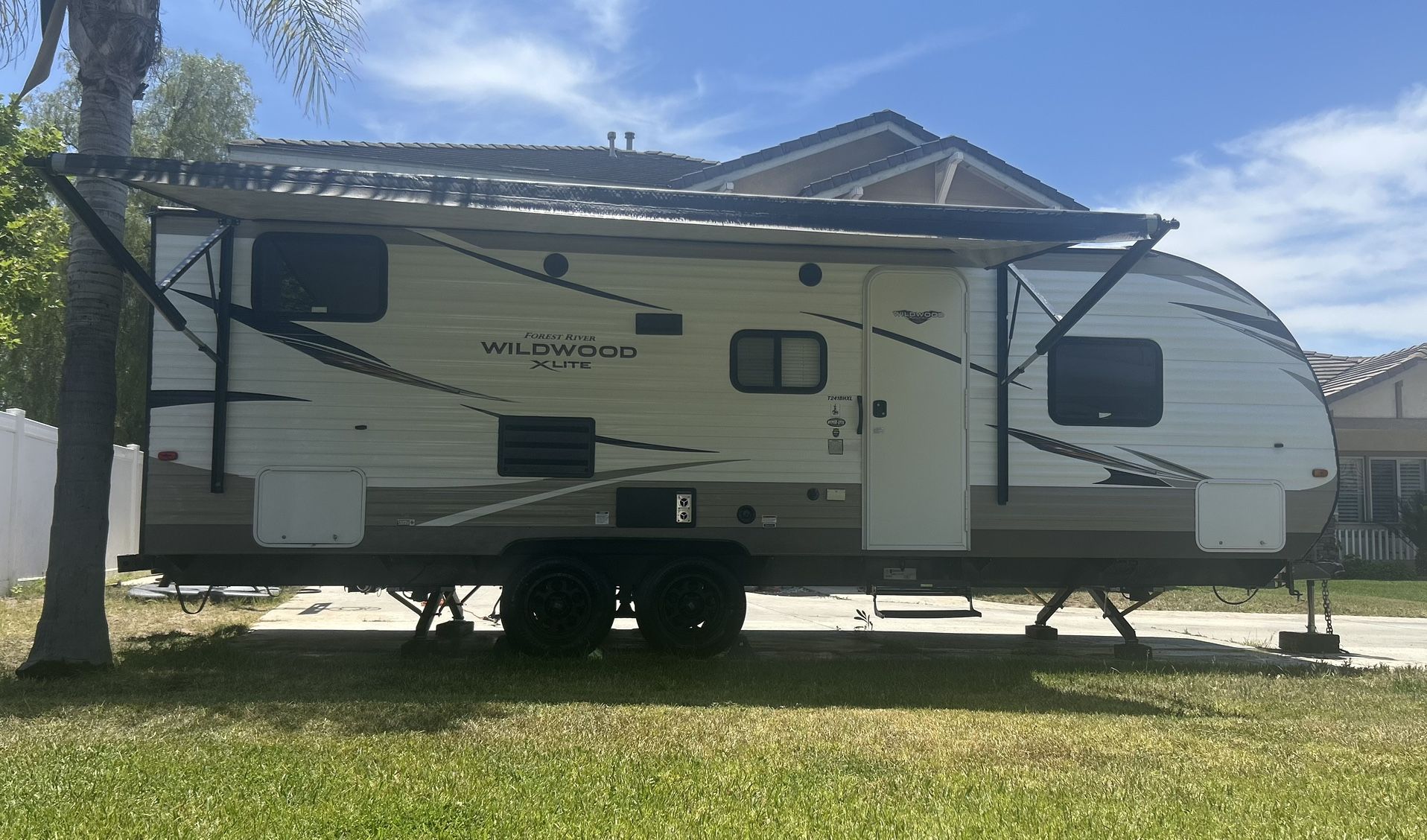 2018 Wildwood Forest River Xtra Light Travel Trailer