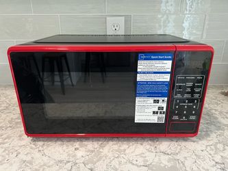 Mainstays Microwave 700 watts 0.7 Cubic ft