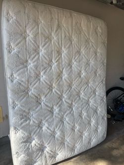 QUEEN SIZE MATTRESS