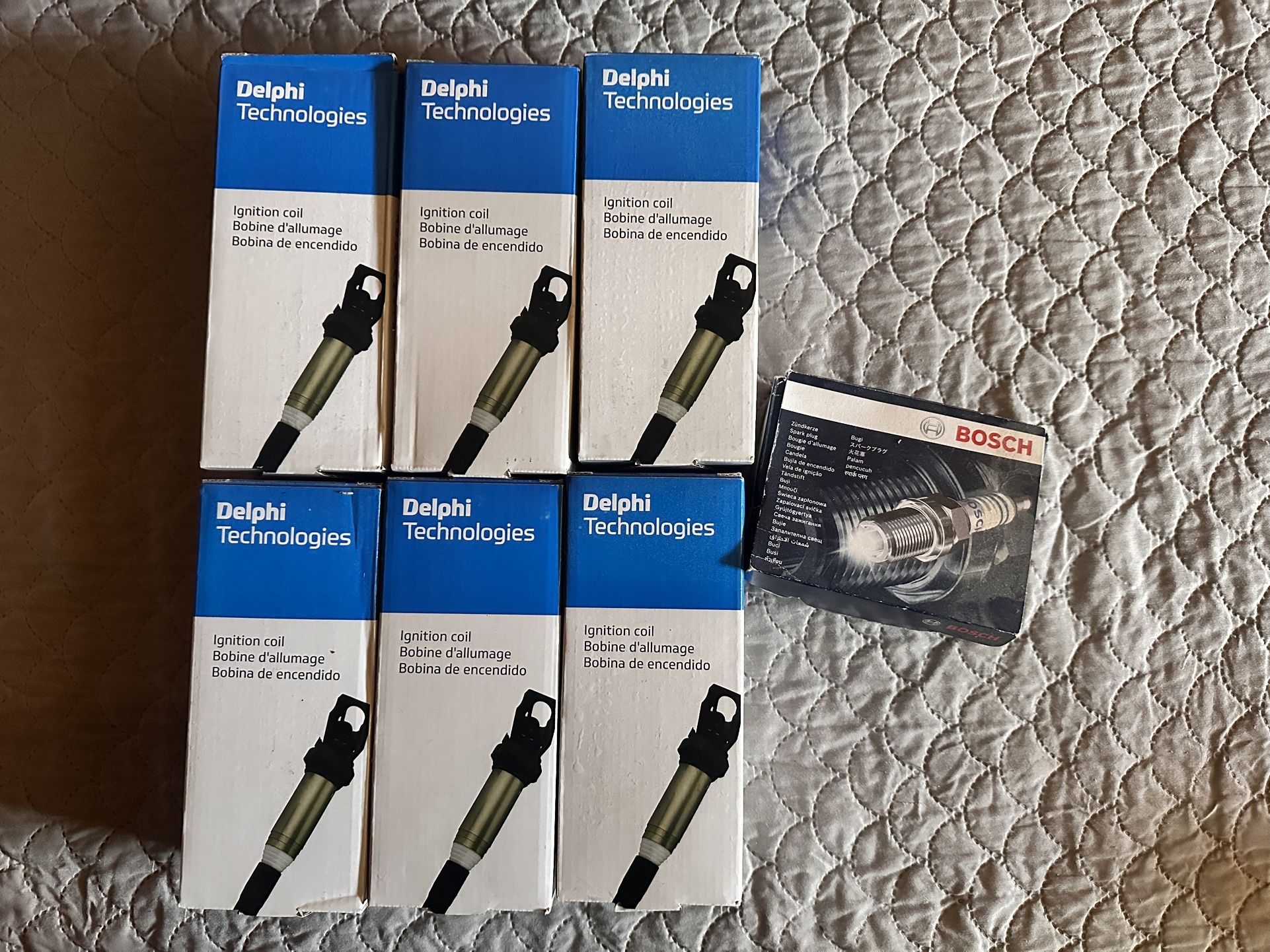 Set of 6 Delphi ignition coils with Bosch spark plugs!