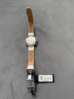 beautiful brand new kenneth cole women watch with brand new battery. (HURRY BEFORE IT'S GONE!)