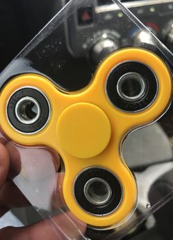 Hand spinners