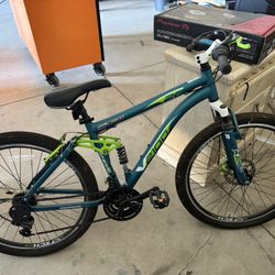 Genesis V2100 6061 Aluminum Bicycle Women’s