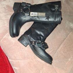 Dingo boots size 8