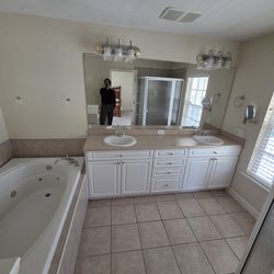 Double Sink Bathroom Vanity & Jetted Tub