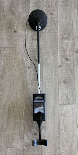 Bounty Hunter Gold Digger Metal Detector working