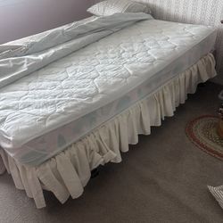 FREE Mattress/Box Springs Pick Up Auburn 