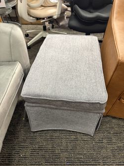 Storage Ottoman – Light Grey Chenille with Hydraulic Lift Lid