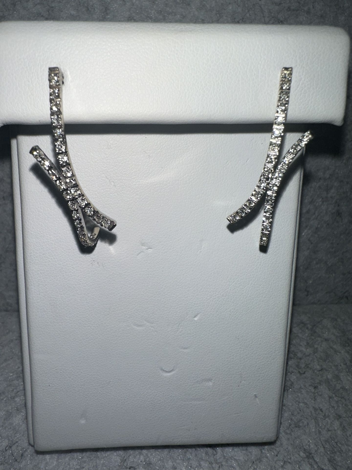 18k 4.gms 1.CT TW Diamond Earrings