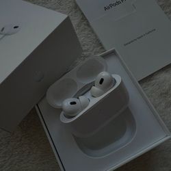 Apple AirPods Pro Bluetooth Headphones Case White A2190