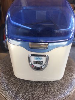 Cosmetic cooler