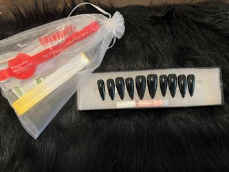 PRESS ON NAILS! DIP POWDER!!