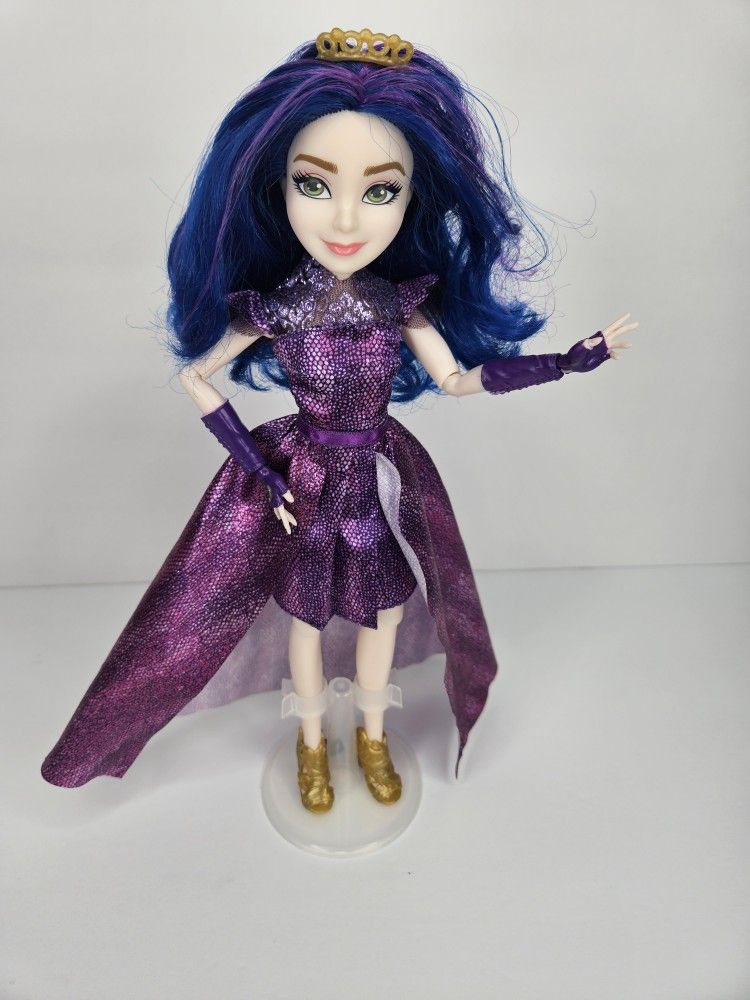 Disney Descendants 3 Royal Couple Engagement Mal Doll