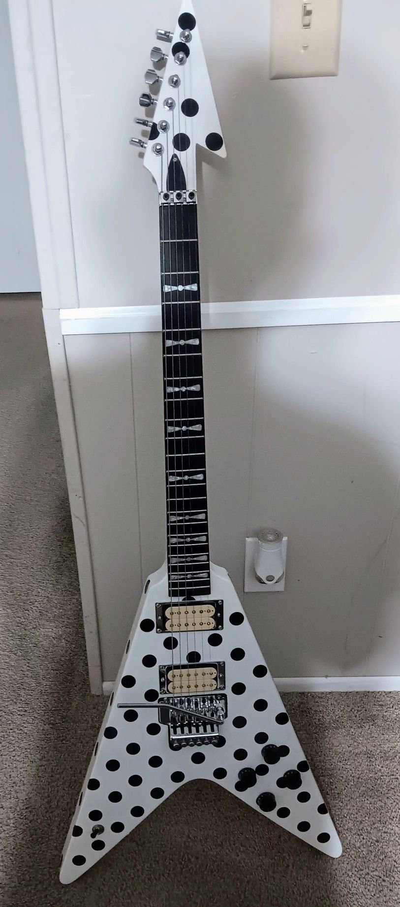 Polkadot Flying V