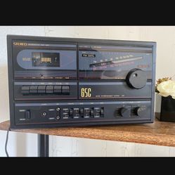 Vintage 1980s GSC FM/AM Receiver and Cassette Recorder Stereo System