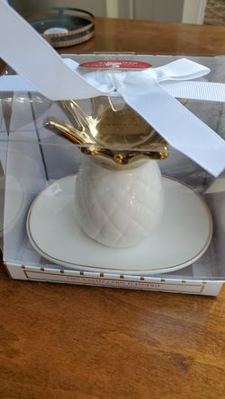Pineapple ring holder
