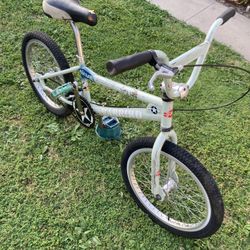 Vintage BMX Free Agent Warbird All Original Frame Except The Tires Year 2000 Ready To Ride