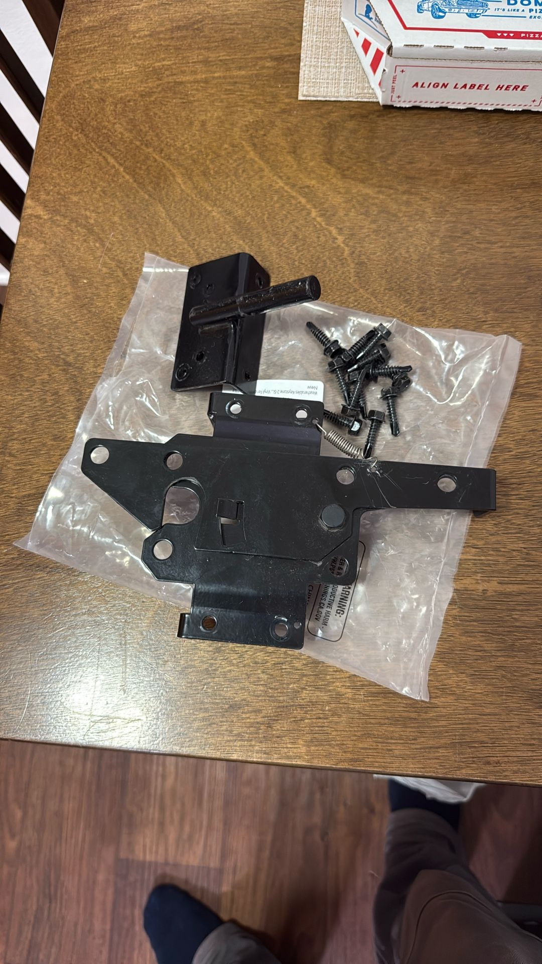 Vinyl Fence Latch (Designed For Right Hand Side Post Only)