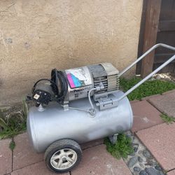 Air Compressor  Heavy Duty Will Paint Anything 