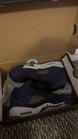 Navy blue Jordan 5’s