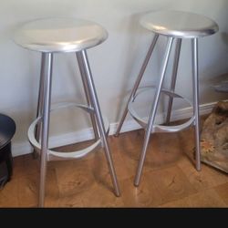 Knoll Studio Twist Bar Stools