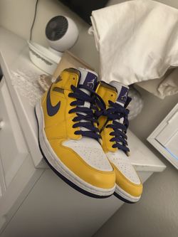 Lakers Jordan’s Mid USED Size 10
