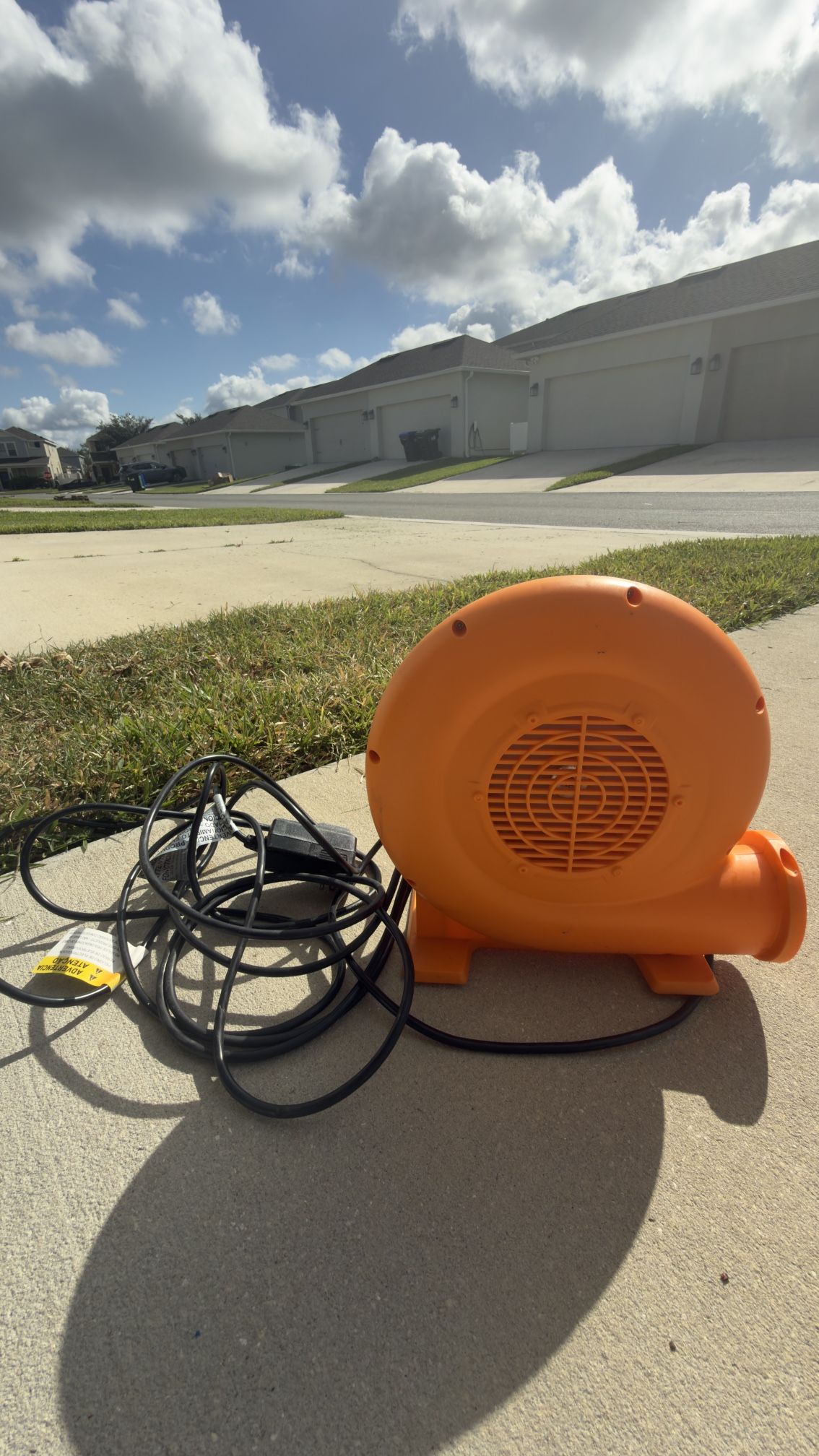 Selling an air blower.